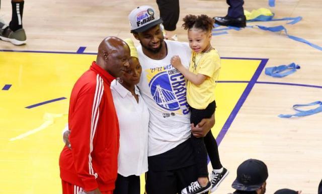 mksport-进攻篮板联盟第一!进击的维金斯人见人爱