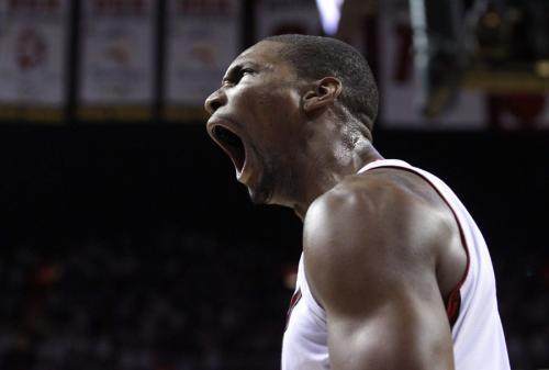 mk体育-【人物】戛然而止的职业生涯 阻碍不了波什的名人堂